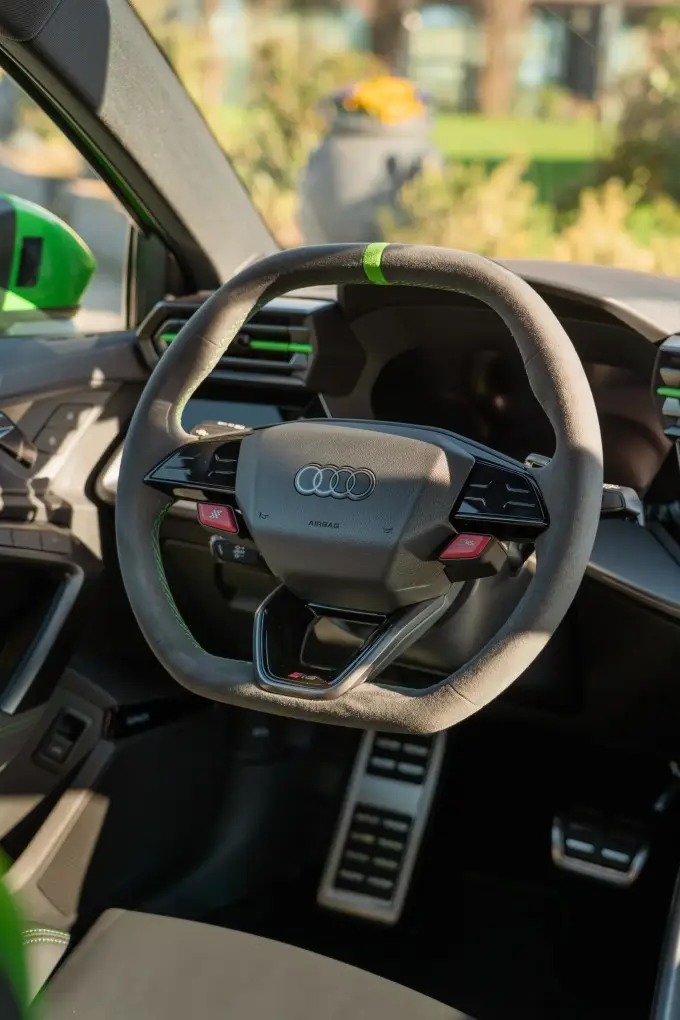 Audi RS3 Restyling 2025, Innenraum — Super Car Rental Switzerland, Switzerland. Audi RS3 Restyling in Switzerland Der Audi RS3 Restyling 2025 steht in der Schweiz zur…