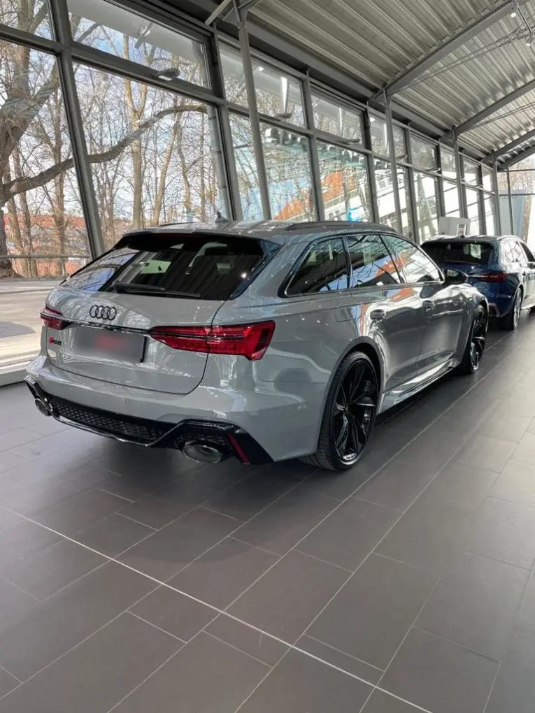 Audi RS6 Dynamic 2023, interni — Super Car Rental Switzerland, Switzerland. Audi RS6 Dynamic in Switzerland L'Audi RS6 Dynamic 2023 è proposta a noleggio in Svizzera…