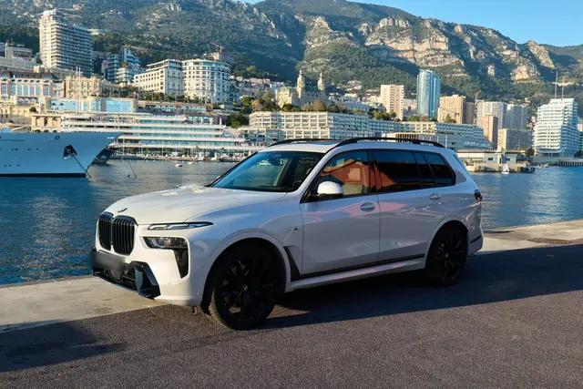 BMW X7 40d M 2024 — Super Car Rental Switzerland, Switzerland