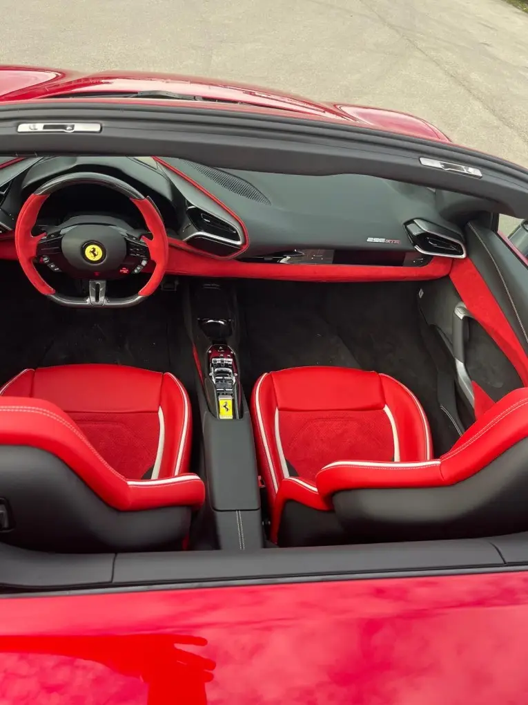 Ferrari 296 GTS Spider 2025, esterno — Super Car Rental Switzerland, Switzerland. Ferrari 296 GTS Spider in Switzerland Il noleggio della Ferrari 296 GTS Spider 2025 in…