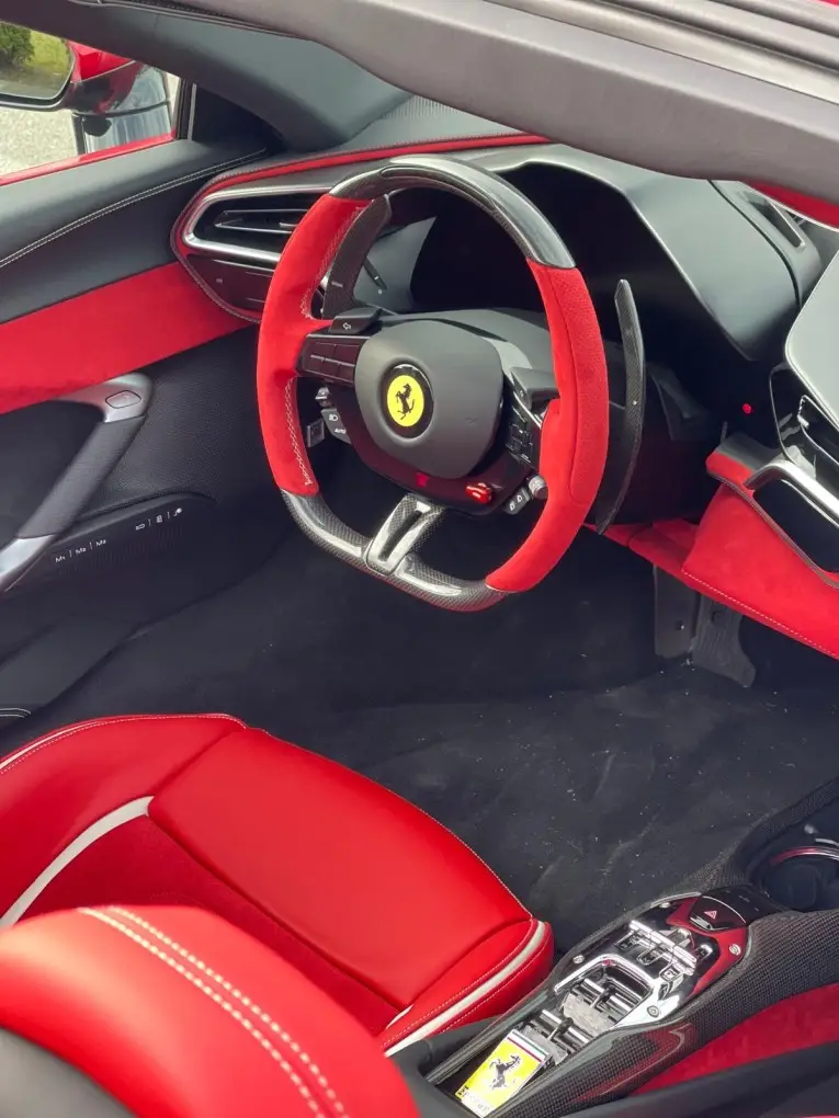 Ferrari 296 GTS Spider 2025, interni — Super Car Rental Switzerland, Switzerland. Ferrari 296 GTS Spider in Switzerland Il noleggio della Ferrari 296 GTS Spider 2025 in…