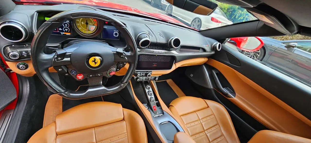 Ferrari Portofino M 2023, vue avant — Super Car Rental Switzerland, Switzerland. Ferrari Portofino M in Switzerland La Ferrari Portofino M 2023 est proposée à la location…