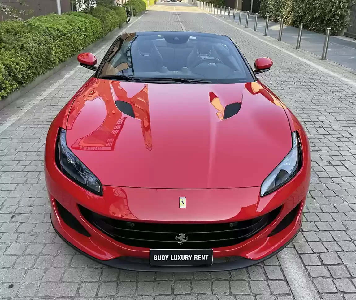 Ferrari Portofino M 2023, intérieur — Super Car Rental Switzerland, Switzerland. Ferrari Portofino M in Switzerland La Ferrari Portofino M 2023 est proposée à la location…