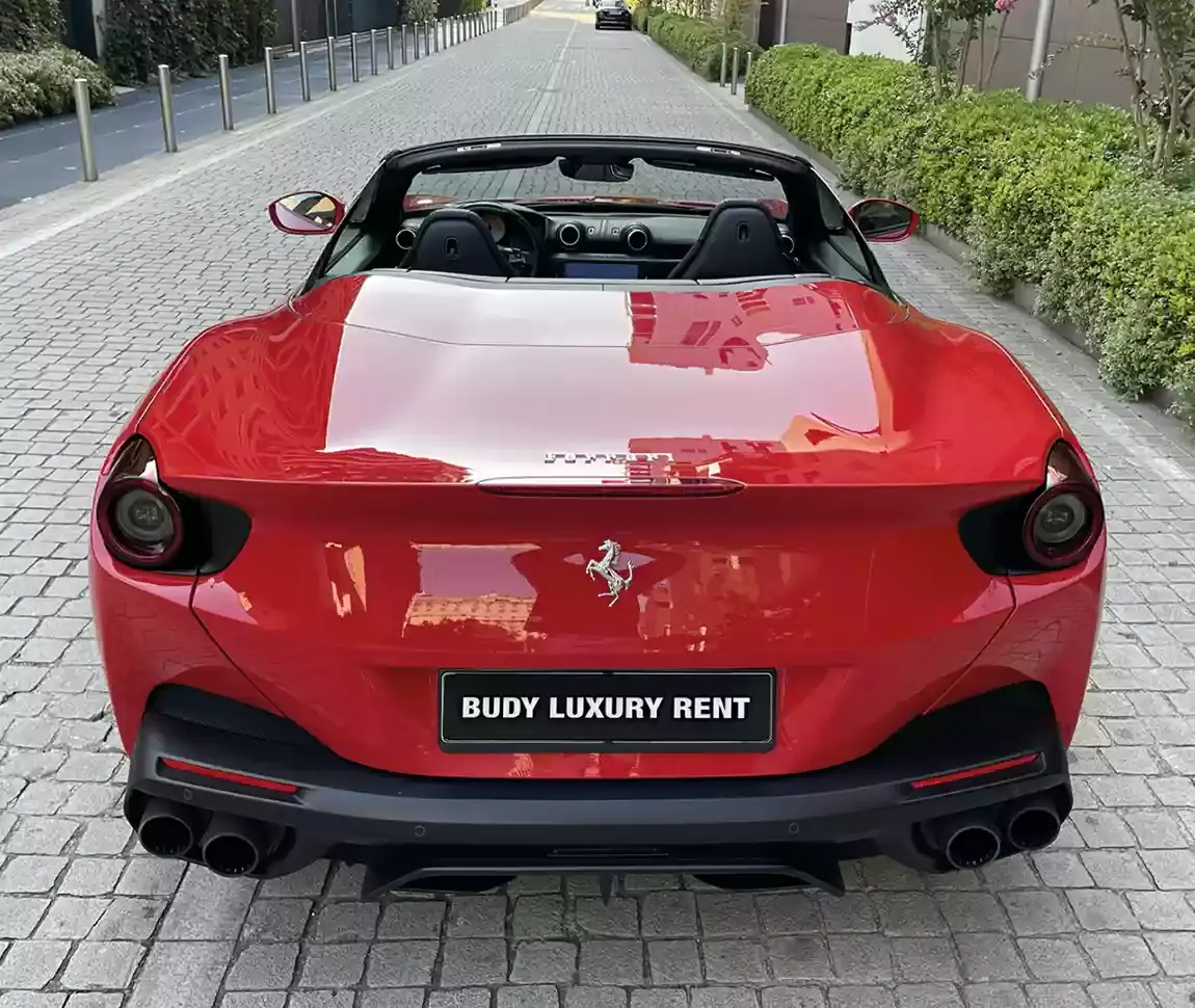 Ferrari Portofino M 2023, profil latéral — Super Car Rental Switzerland, Switzerland. Ferrari Portofino M in Switzerland La Ferrari Portofino M 2023 est proposée à la location…