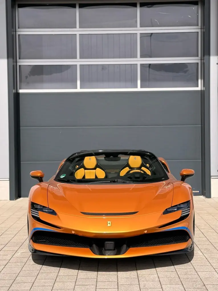 Ferrari SF90 Spider Tailor Made 2025, Frontansicht — Super Car Rental Switzerland, Switzerland. Ferrari SF90 Spider Tailor Made in Switzerland Der Ferrari SF90 Spider Tailor Made 2025…