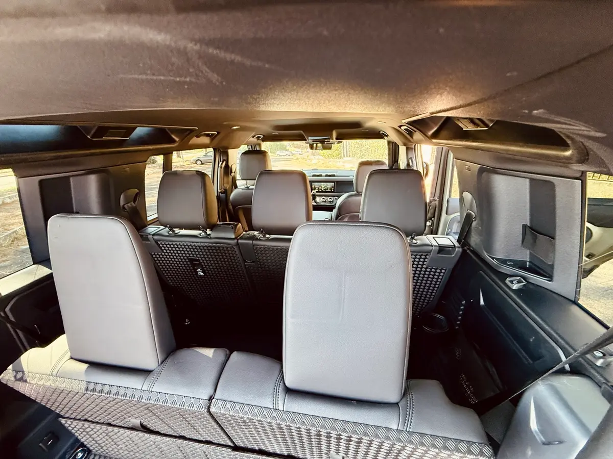 Land Rover Defender X-Dynamic 7 seater 2024, extérieur — Super Car Rental Switzerland, Switzerland. Land Rover Defender X-Dynamic 7 seater in Switzerland Le Land Rover Defender X-Dynamic 7…