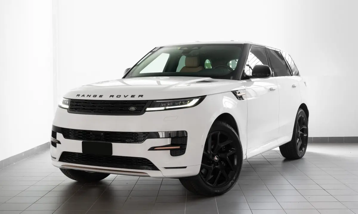 Land Rover Range Rover Sport 2025, vue arrière — Super Car Rental Switzerland, Switzerland. Land Rover Range Rover Sport in Switzerland Louer un Land Rover Range Rover Sport 2025 en…