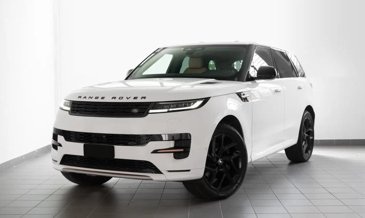 Land Rover Range Rover Sport 2025, vue arrière — Super Car Rental Switzerland, Switzerland. Land Rover Range Rover Sport in Switzerland Louer un Land Rover Range Rover Sport 2025 en…