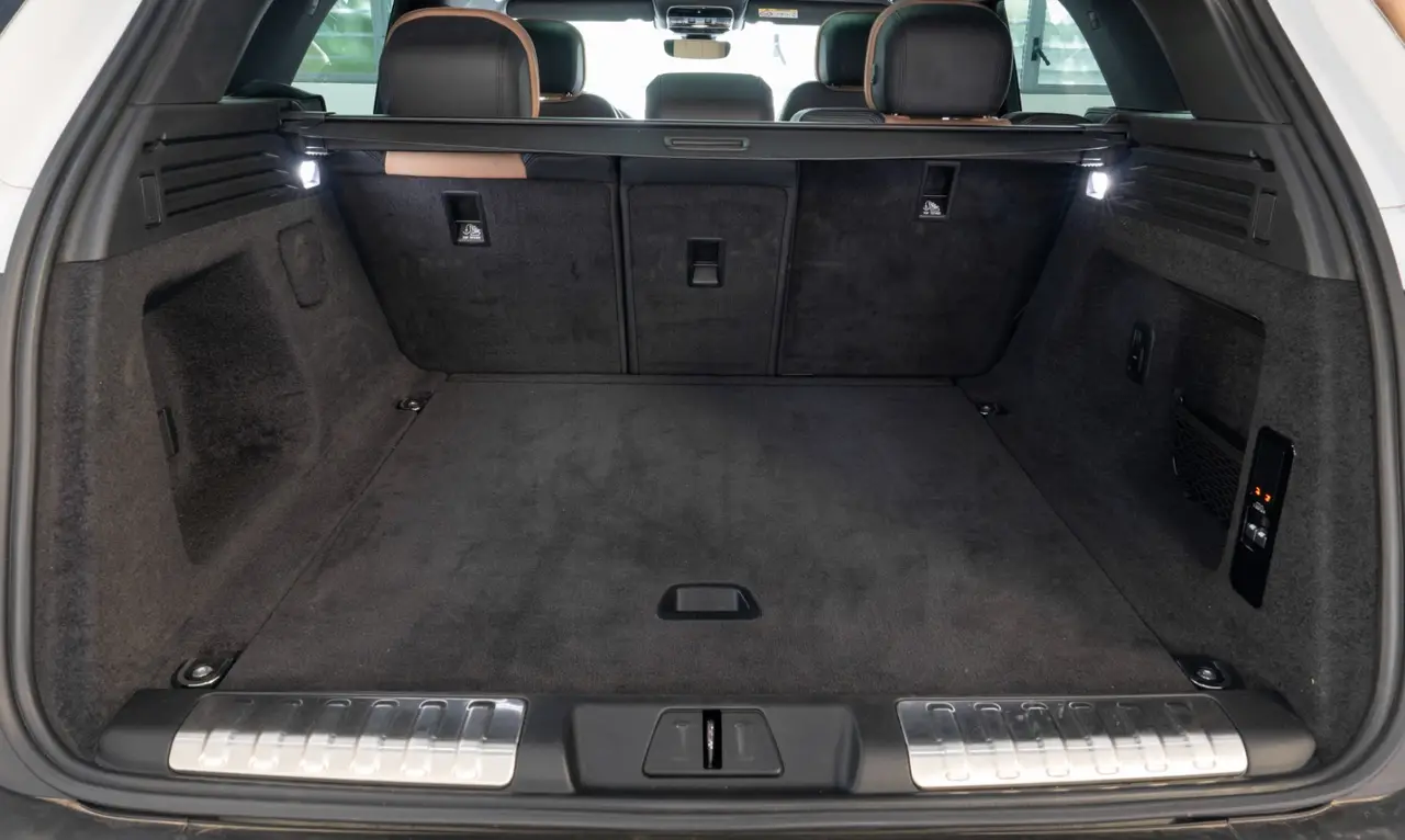 Land Rover Range Rover Sport 2025, intérieur — Super Car Rental Switzerland, Switzerland. Land Rover Range Rover Sport in Switzerland Louer un Land Rover Range Rover Sport 2025 en…