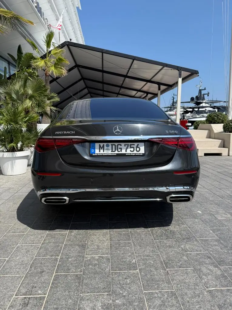 Maybach S580 2023, Außenansicht — Super Car Rental Switzerland, Switzerland. Maybach S580 in Switzerland Der Maybach S580 aus dem Jahr 2023 kann in Switzerland als…
