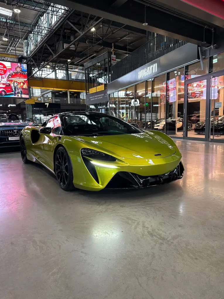 McLaren Artura Spider 2024, front view — Super Car Rental Switzerland, Switzerland. McLaren Artura Spider in Switzerland The McLaren Artura Spider is available to rent in…