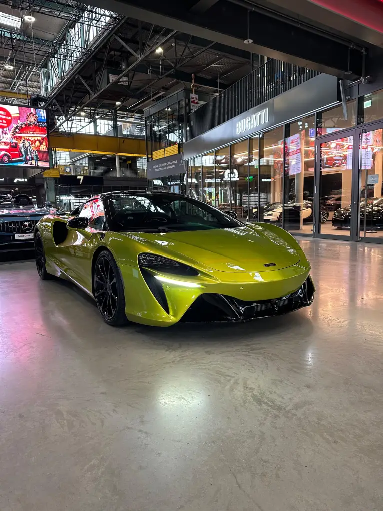 McLaren Artura Spider 2024, front view — Super Car Rental Switzerland, Switzerland. McLaren Artura Spider in Switzerland The McLaren Artura Spider is available to rent in…