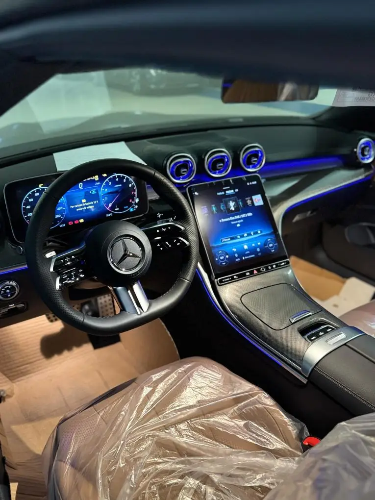 Mercedes Benz CLE 300 Cabriolet AMG Premium 2025, vue avant — Super Car Rental Switzerland, Switzerland. Mercedes Benz CLE 300 Cabriolet AMG Premium in Switzerland La Mercedes Benz CLE 300…