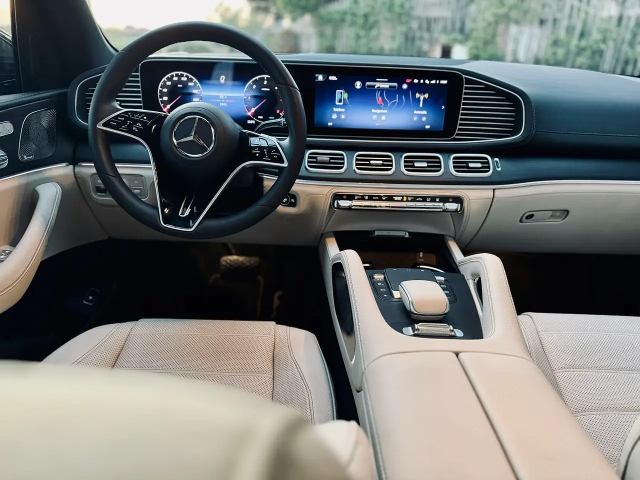 Mercedes Benz GLE 450 AMG 2024, extérieur — Super Car Rental Switzerland, Switzerland. Mercedes Benz GLE 450 AMG in Switzerland La Mercedes Benz GLE 450 AMG 2024 est proposée à…