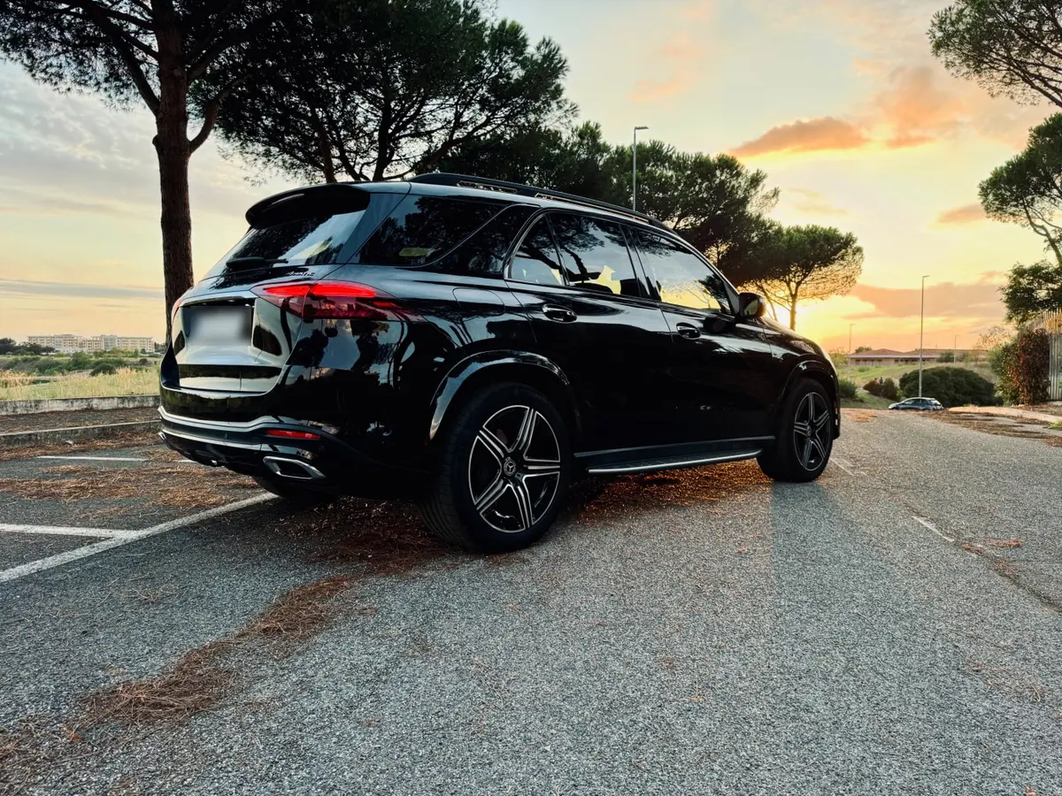 Mercedes Benz GLE 450 AMG 2024, vue avant — Super Car Rental Switzerland, Switzerland. Mercedes Benz GLE 450 AMG in Switzerland La Mercedes Benz GLE 450 AMG 2024 est proposée à…