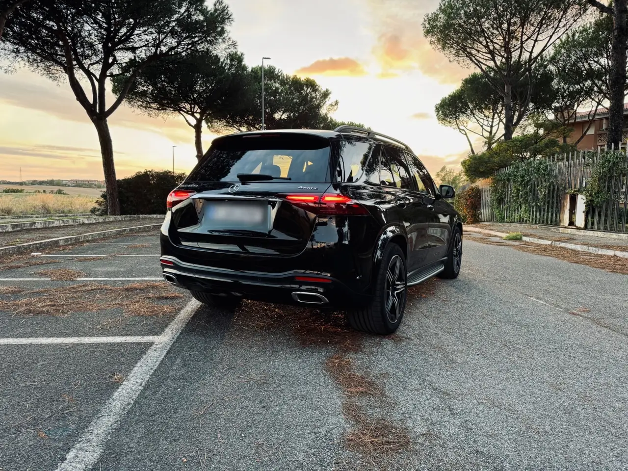 Mercedes Benz GLE 450 AMG 2024, vue arrière — Super Car Rental Switzerland, Switzerland. Mercedes Benz GLE 450 AMG in Switzerland La Mercedes Benz GLE 450 AMG 2024 est proposée à…