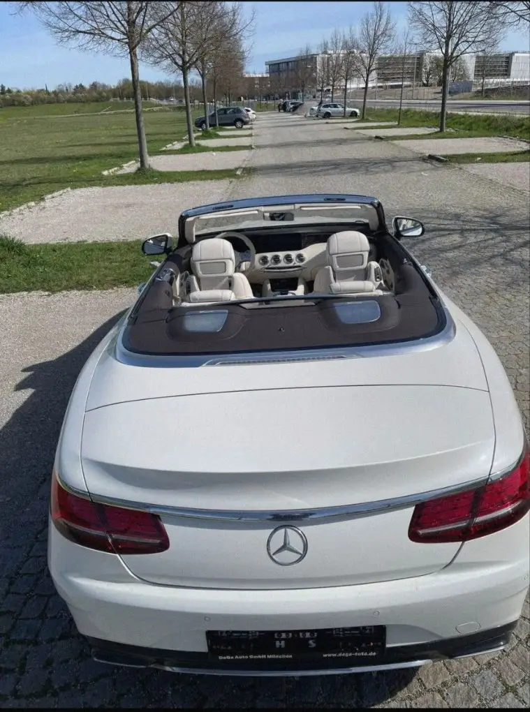 Mercedes Benz S560 Cabrio 2021, front view — Super Car Rental Switzerland, Switzerland. Mercedes Benz S560 Cabrio in Switzerland The Mercedes Benz S560 Cabrio from 2021 is…