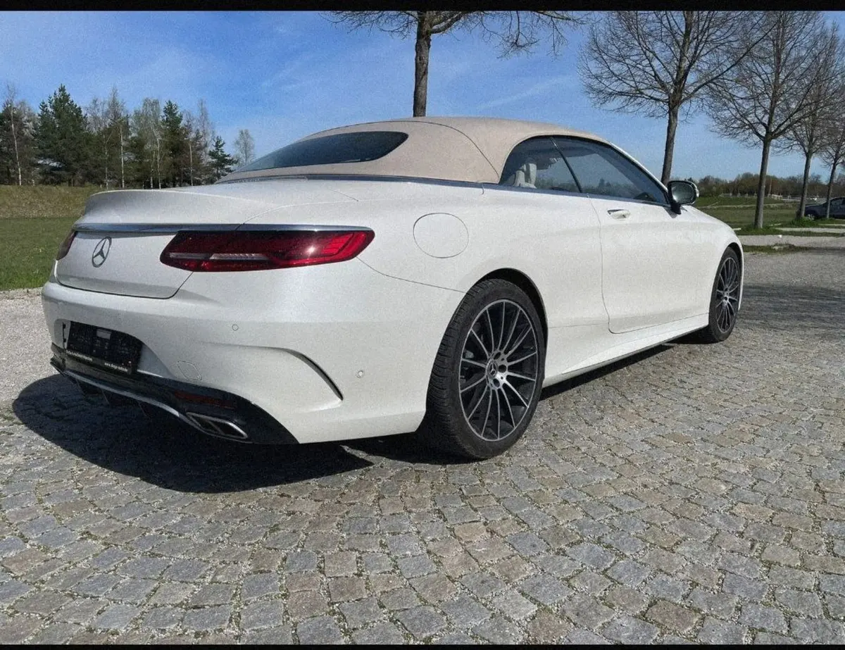 Mercedes Benz S560 Cabrio 2021, rear view — Super Car Rental Switzerland, Switzerland. Mercedes Benz S560 Cabrio in Switzerland The Mercedes Benz S560 Cabrio from 2021 is…