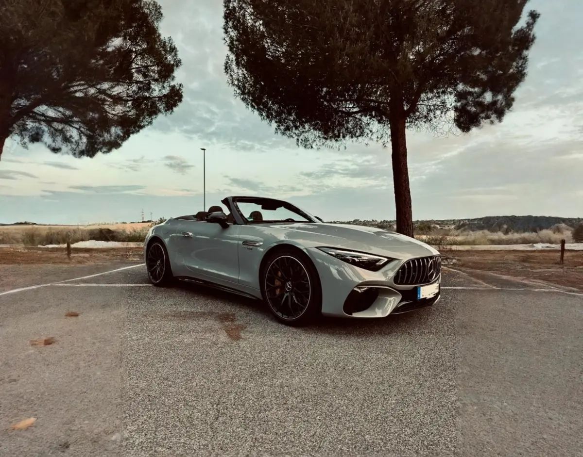 Mercedes Benz SL63 Cabrio 2023 — Super Car Rental Switzerland, Switzerland. Mercedes Benz SL63 Cabrio in Switzerland La Mercedes Benz SL63 Cabrio 2023 est proposée à…