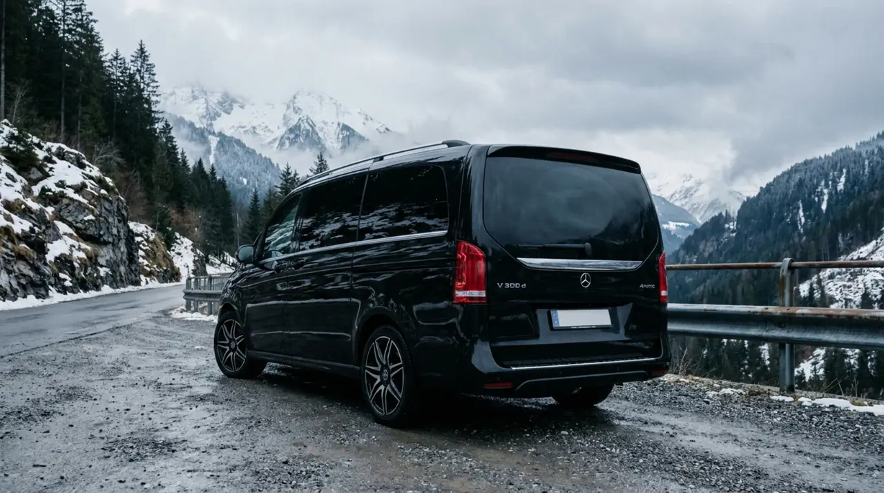 Mercedes Benz V300 8 seats 2025, vue avant — Super Car Rental Switzerland, Switzerland. Mercedes Benz V300 8 seats in Switzerland Louer un Mercedes Benz V300 8 seats en Suisse…