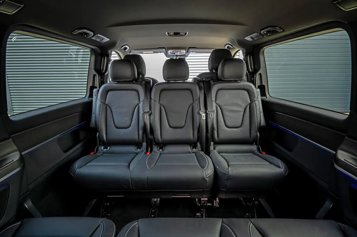 Mercedes Benz V300 8 seats 2025, intérieur — Super Car Rental Switzerland, Switzerland. Mercedes Benz V300 8 seats in Switzerland Louer un Mercedes Benz V300 8 seats en Suisse…