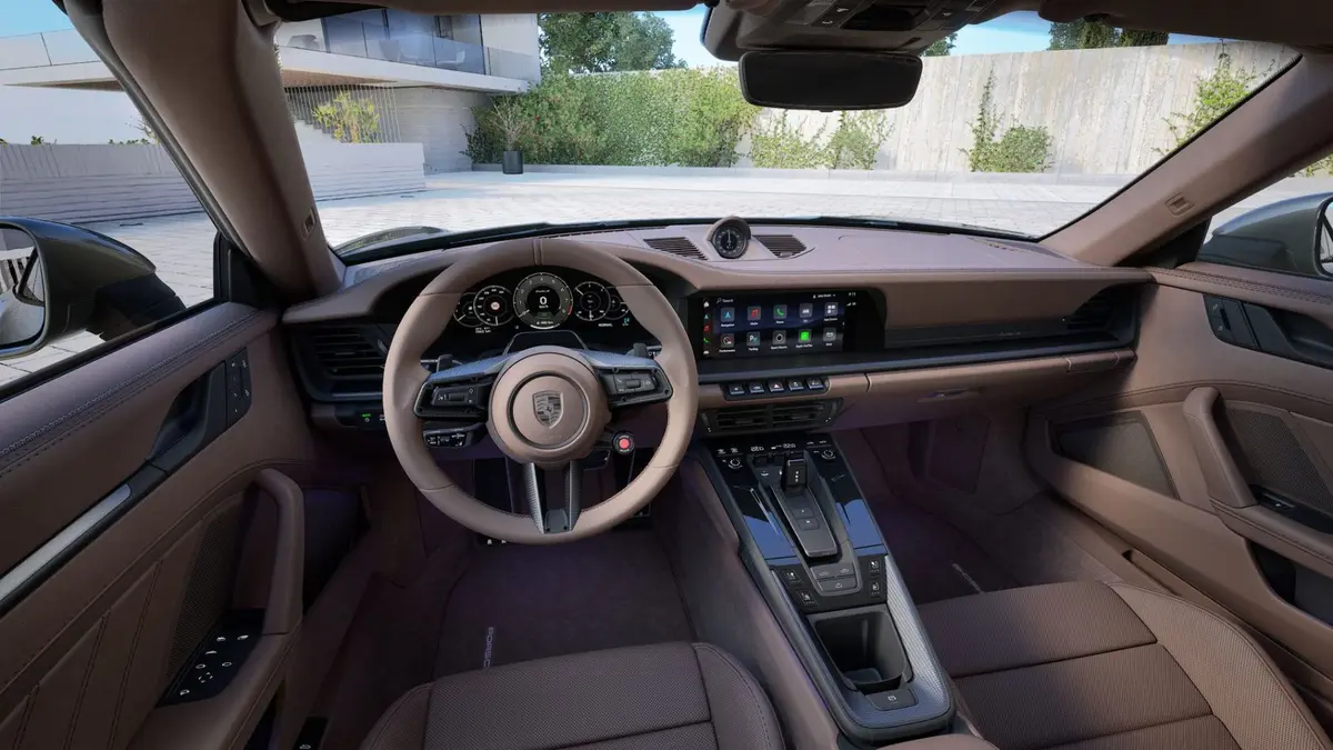 Porsche 911 992 Carrera Turbo S Cabrio 2026, Heckansicht — Super Car Rental Switzerland, Switzerland. Porsche 911 992 Carrera Turbo S Cabrio in Switzerland Wer den Porsche 911 992 Carrera…