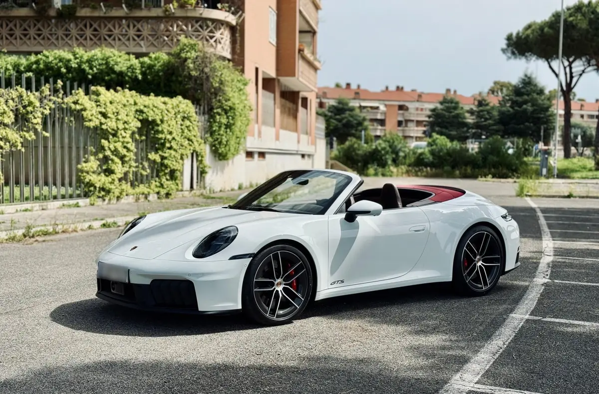 Porsche 992.2 Carrera 4 GTS Cabrio 2025 — Super Car Rental Switzerland, Switzerland. Porsche 992.2 Carrera 4 GTS Cabrio in Switzerland Der Porsche 992.2 Carrera 4 GTS Cabrio…