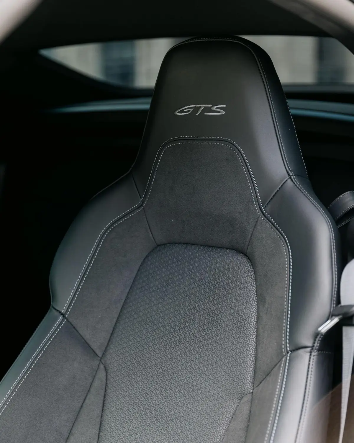 Porsche Carrera Spyder 992,2 GTS 2025, Innenraum — Super Car Rental Switzerland, Switzerland. Porsche Carrera Spyder 992,2 GTS in Switzerland Der Porsche Carrera Spyder 992,2 GTS…