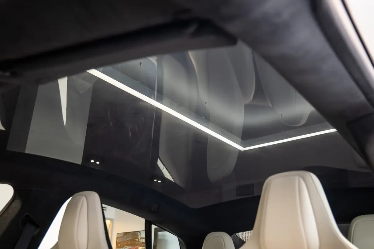 Tesla Model S Plaid 2025, extérieur — Super Car Rental Switzerland, Switzerland. Tesla Model S Plaid in Switzerland La Tesla Model S Plaid 2025 est disponible à la…
